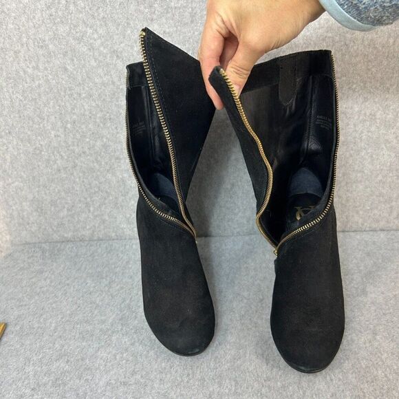 VC Vince Camuto Size 7 Black Suede Kardale Boots Gold Wrap Zipper Heeled Booties - Picture 10 of 12